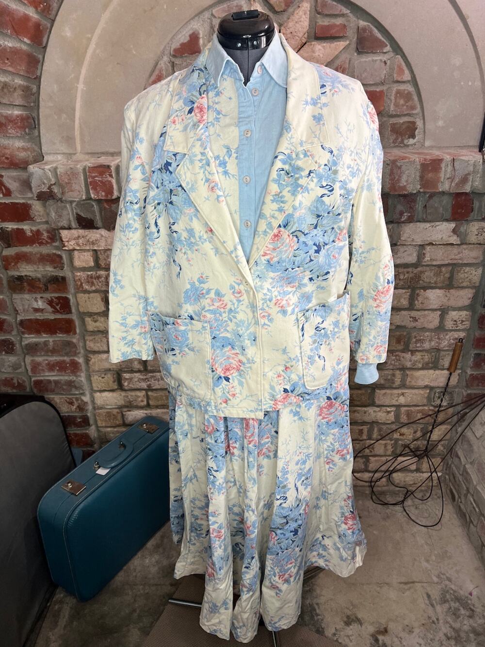 suit skirt blazer button front top swing skirt floral blue pink white